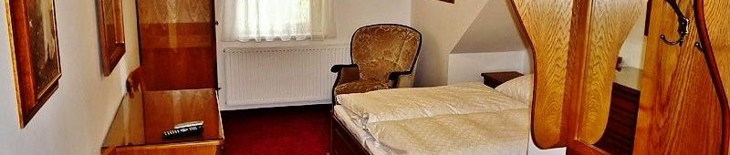 Golem de Oro hotel de Praga - habitación cuádruple - estancia de la familia en Praga a precios razonables - Un hotel familiar en Praga 8 (Březiněves) - GOLEM HOTEL ORO