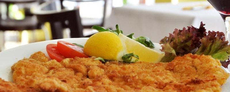 Over half of the steak dishes - the specialty of the house. And you can choose from veal, pork, turkey or carp flesh. Yummy. - Accommodation Trebon - Design hotel RomantiCK