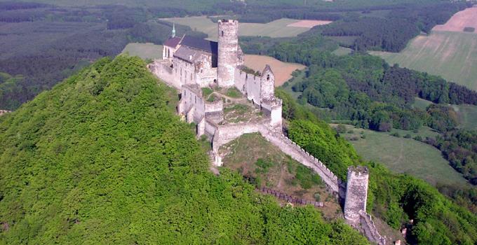 HOTEL BERG – ubytování v romantickém hotelu na břehu Máchova jezera