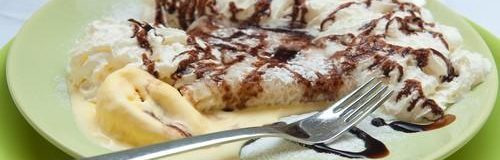 Pancakes with fruit and ice cream - Penzion Uko - Bedrichov in Jizera Mountains