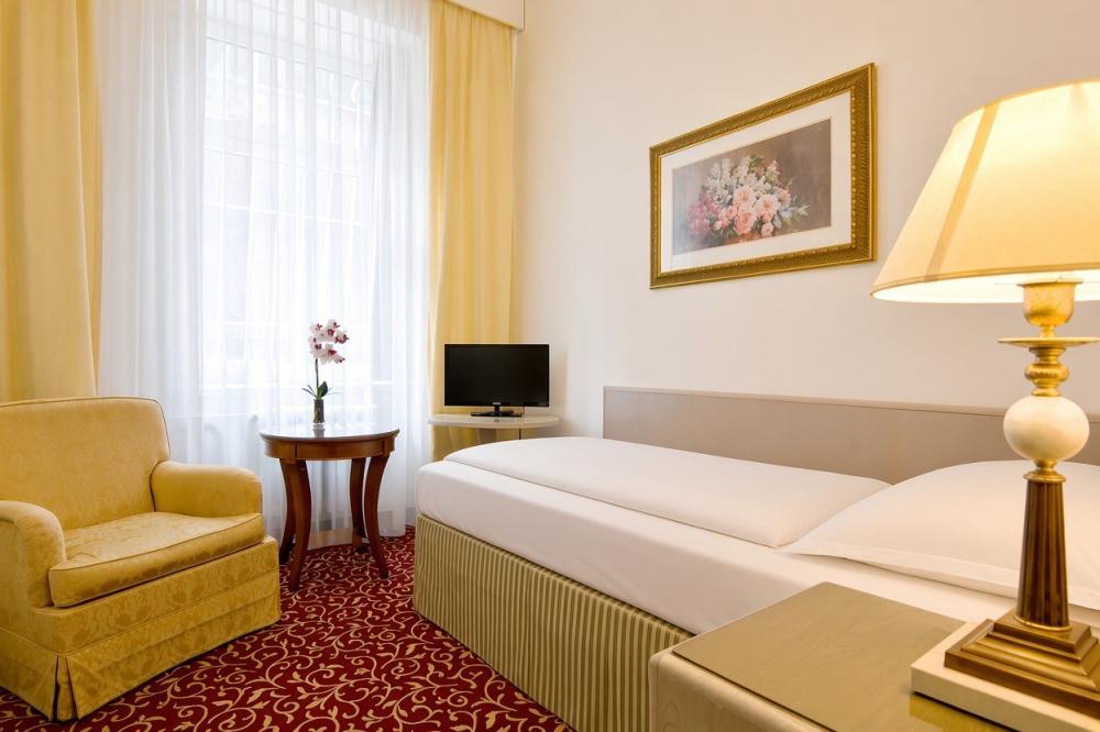 STANDARD Jednolůžkový pokoj s výhledem do dvora a VSTUPEM DO WELLNESS
