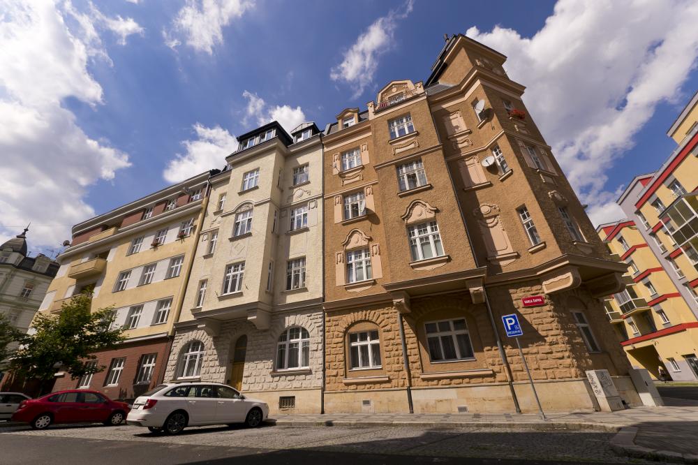 Apartment Karla Čapka Street 