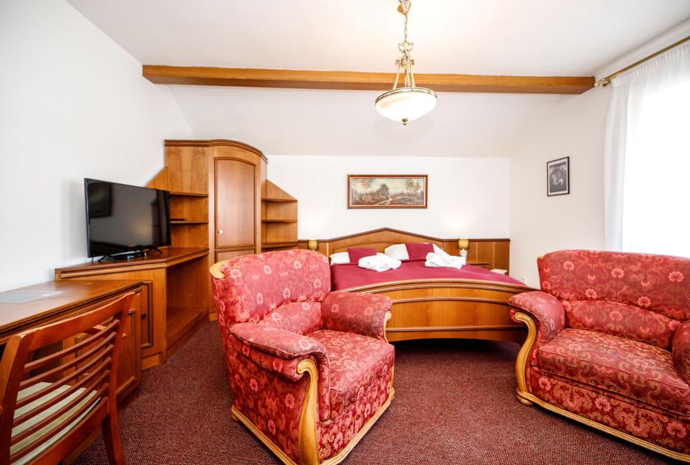 Třílůžkový pokoj s vanou (Rodinný pokoj) No: 200