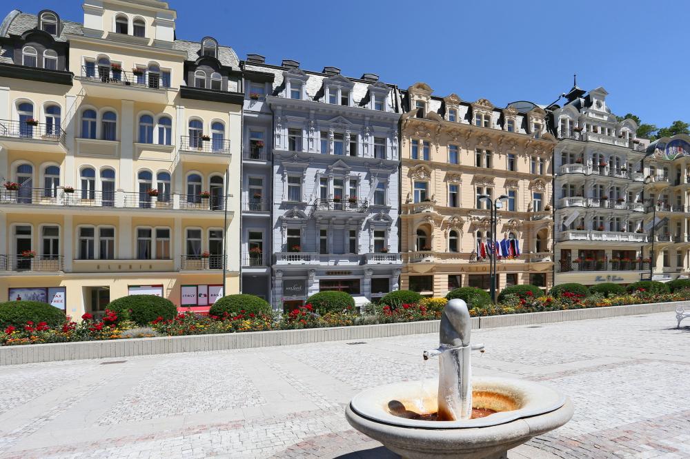  ASTORIA Hotel &amp; Medical Spa