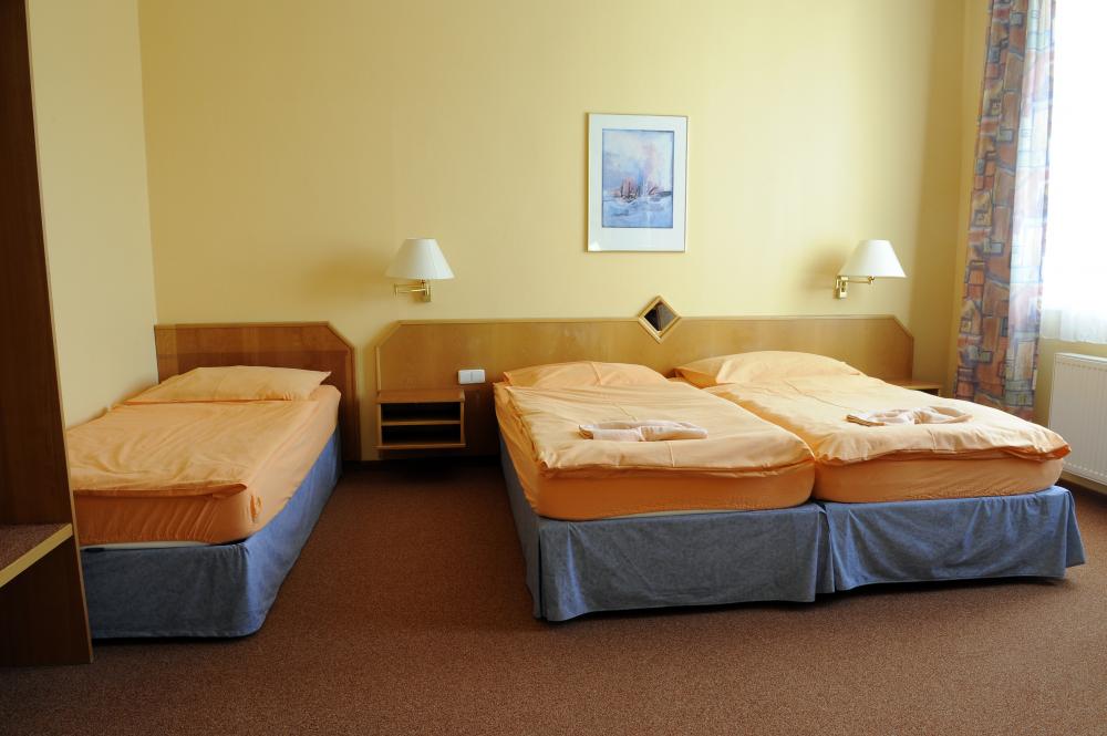 Ložnice č. 1 ( 3 postele)
