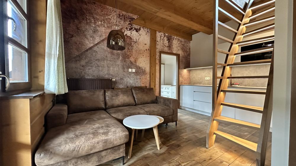 Mezonetový apartmán s kuchyňkou, 2 ložnice, balkon (č.6)