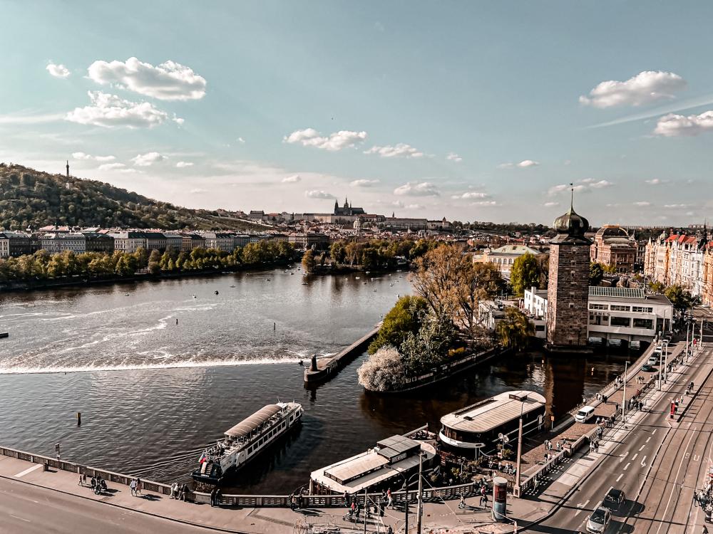 Romantika pro dva s bohatou snídaní a plavbou po Vltavě