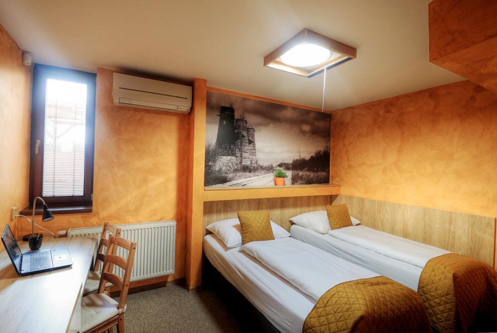 Dvoulůžkový pokoj s oddělenými lůžky nebo manželskou postelí č.2