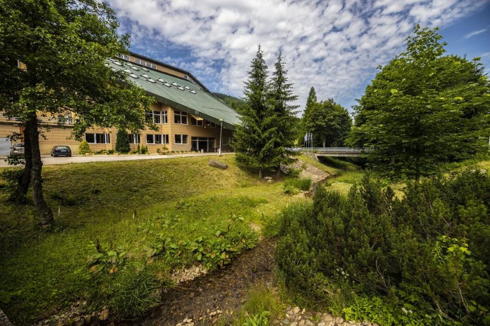 Jarní pobyt 2 noci s light all inclusive nápoji k večeři a neomezeným wellness