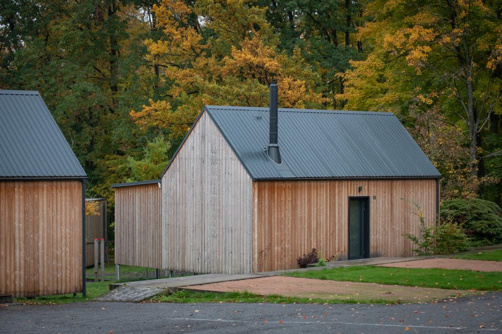 Chatka Exclusive L 6 lůžek s krbem