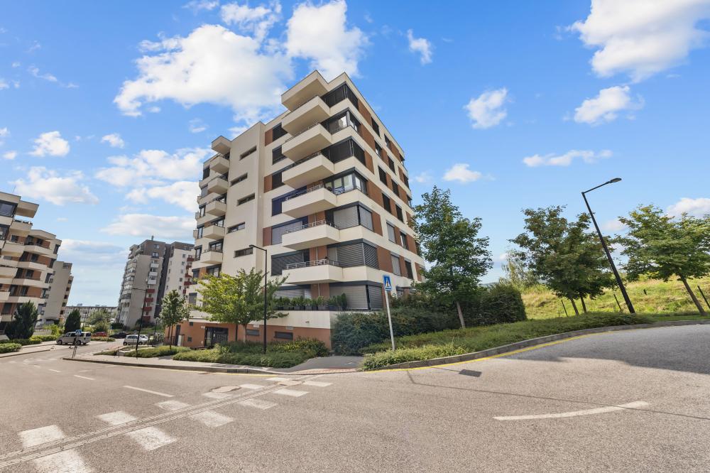 OI - Air-conditioned, 2 room Apartment with balcony, new building Rača
