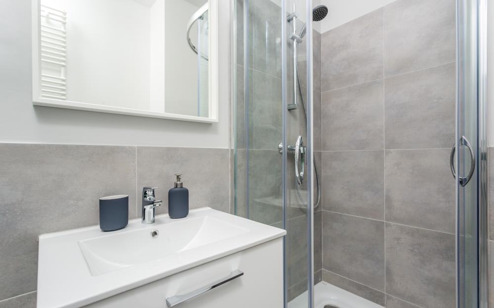 Airport Apartments