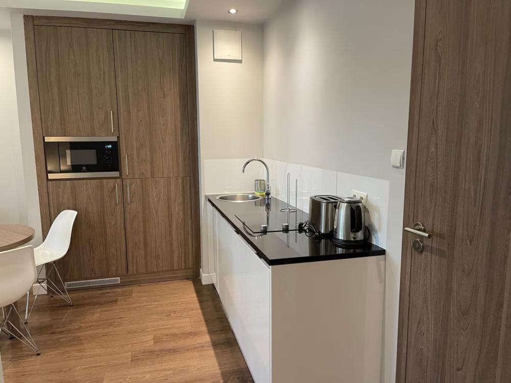 Wronia Charming Studio 01
