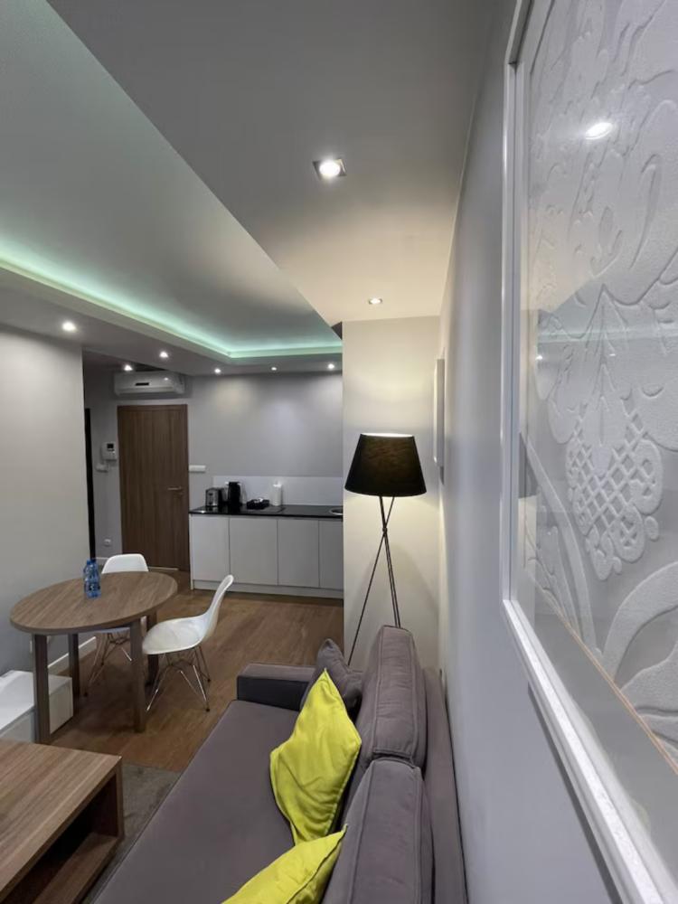 Wronia Charming Studio 02