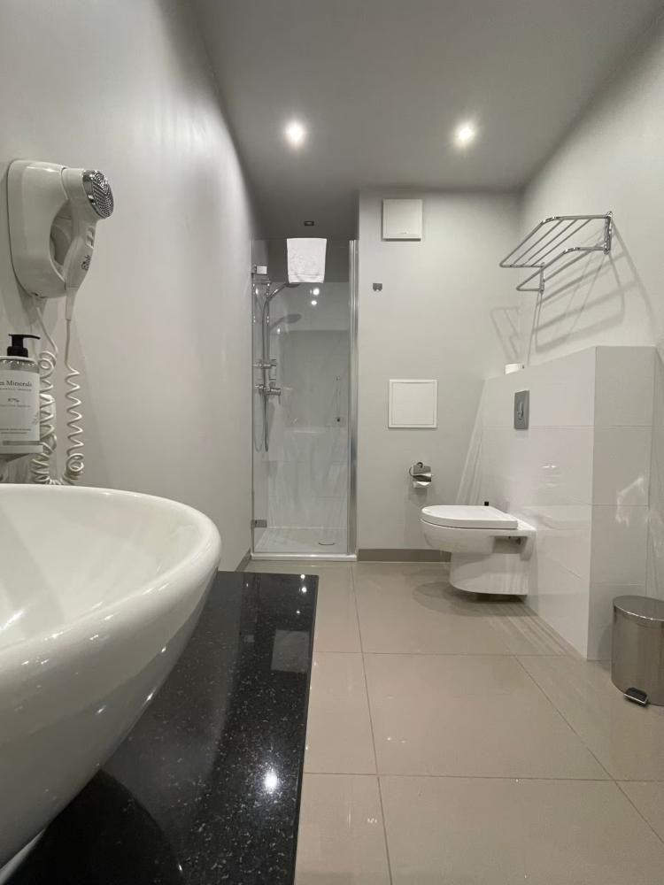 Wronia Charming Studio 02
