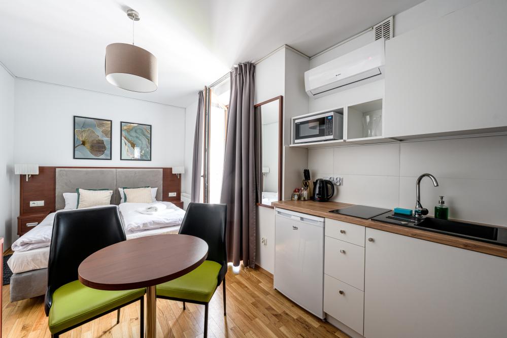 Studio z balkonem /tarasem KARMELICKA