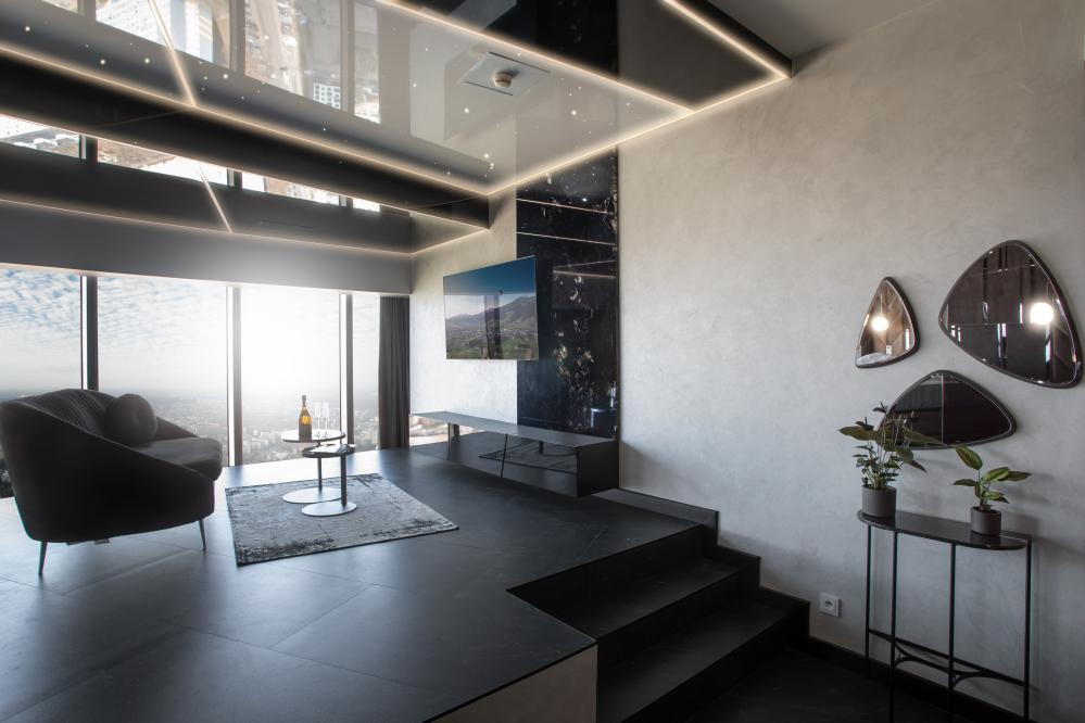 Apartmán Deluxe s jacuzzi a výhledem na náměstí.