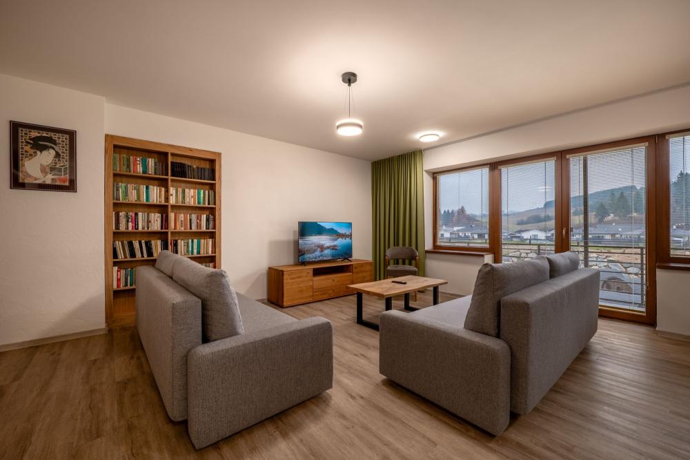 Dvojspálňový apartmán s balkónom a výhľadom na wellness