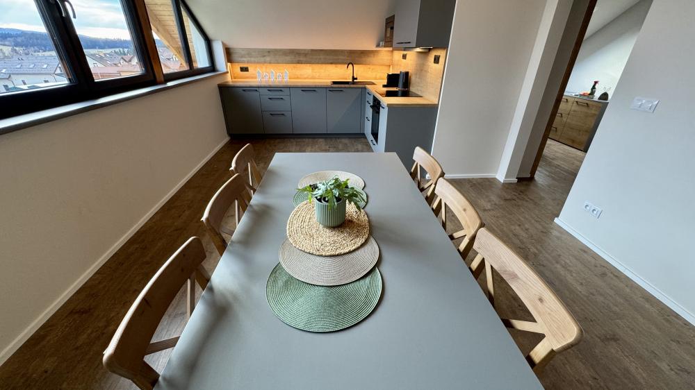 A4: Dvoupokojový apartmán s kuchyní