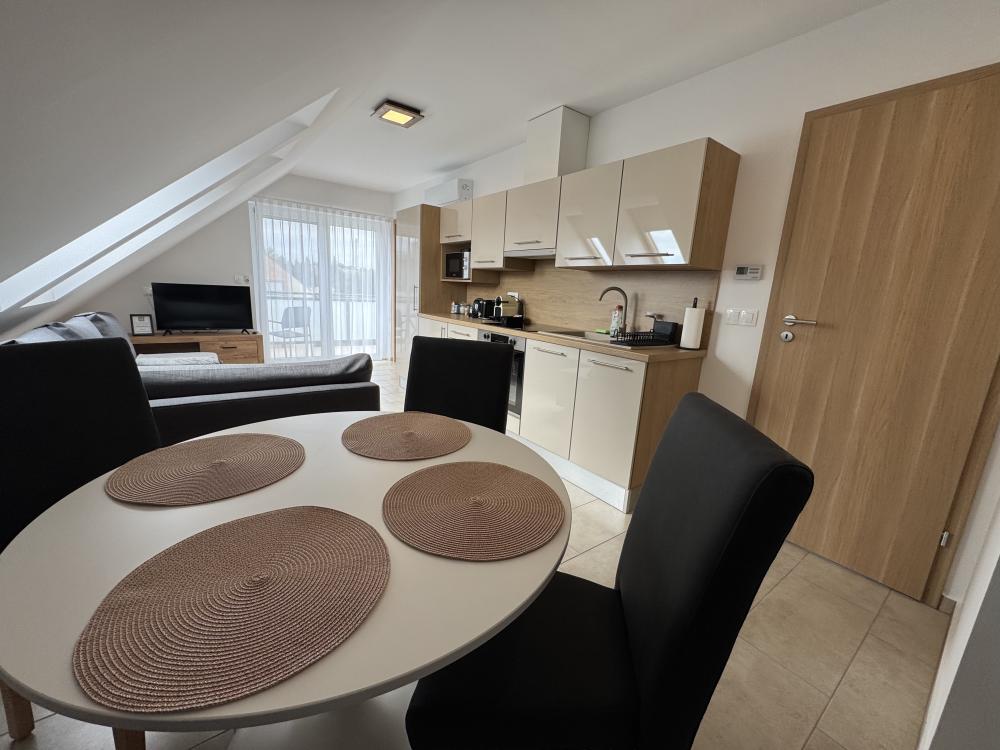 Stúdió apartman erkéllyel