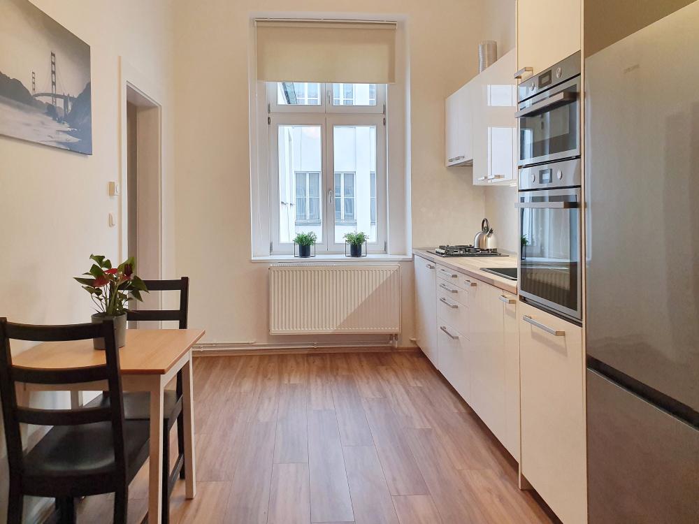 Cozy studio by Wenceslas Square B33 (up to 3 people)