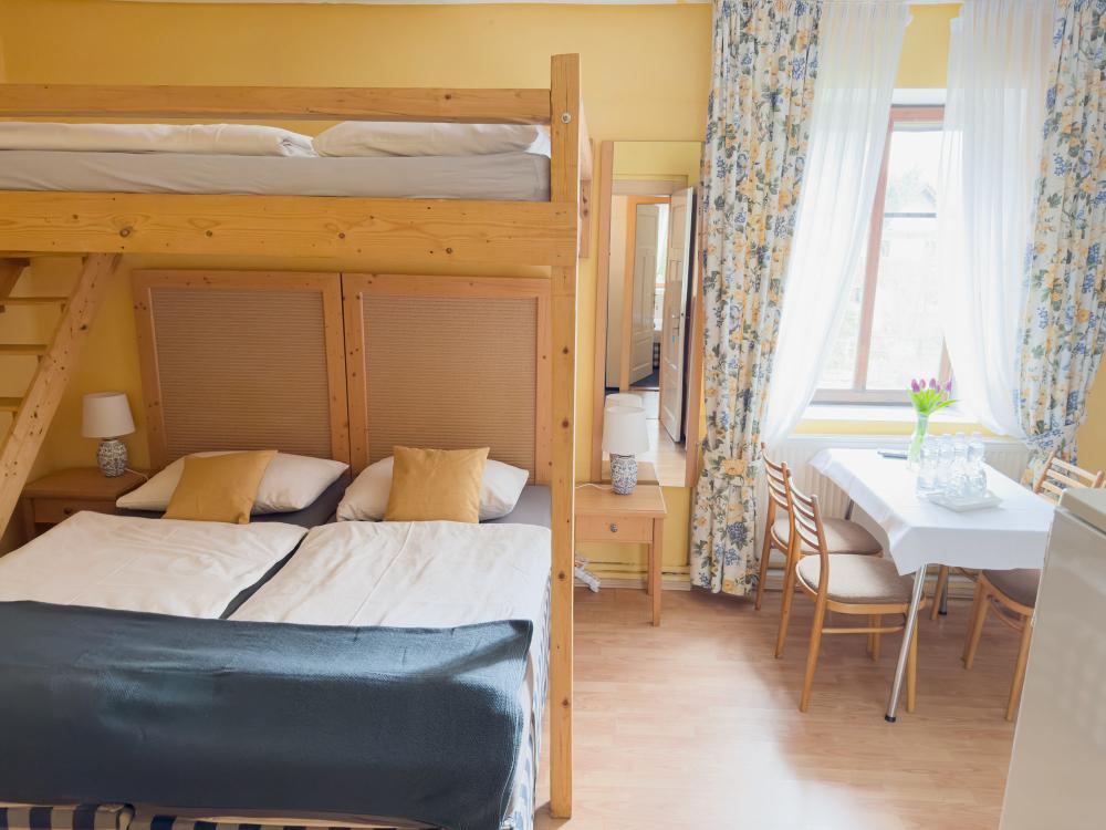 Čtyřlůžkový pokoj č.8