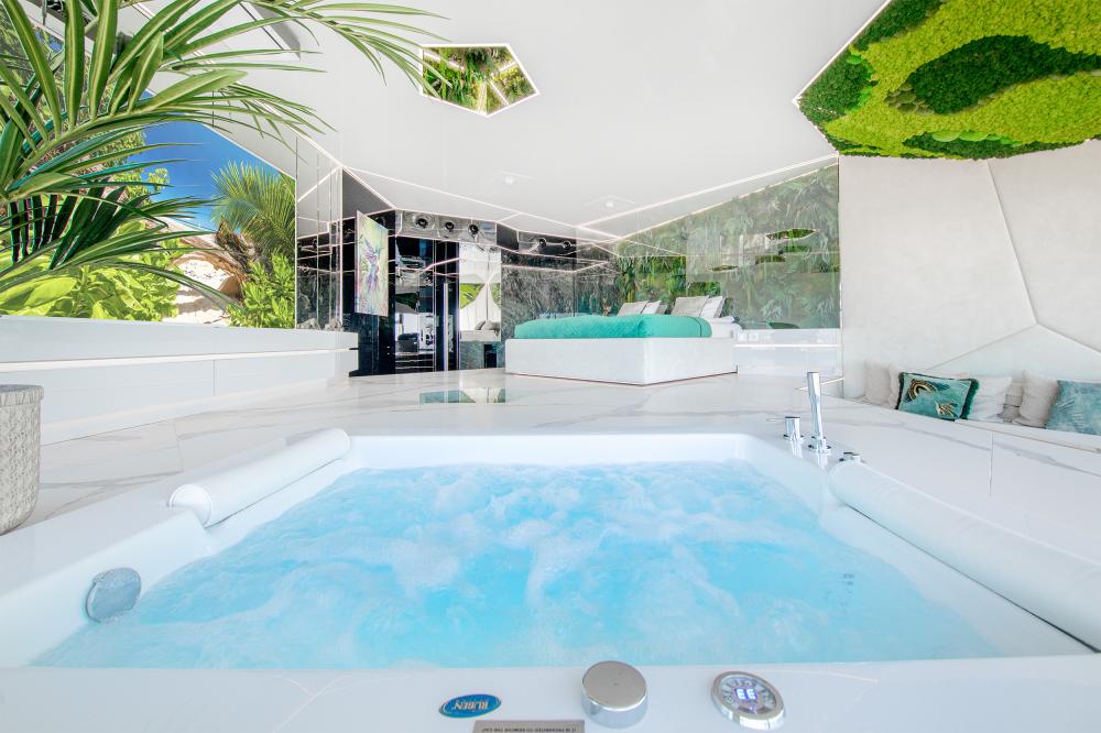 Apartament "Amazonia" z Jakuzzi i Sauną