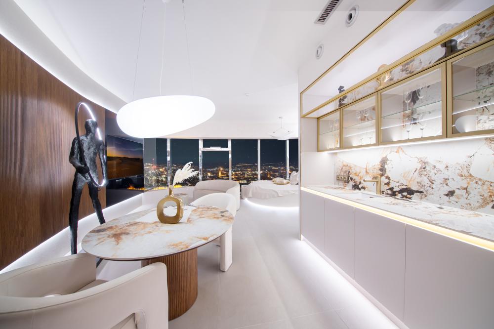 Apartament “Oasis” z Jakuzzi i Sauną na 48 piętrze