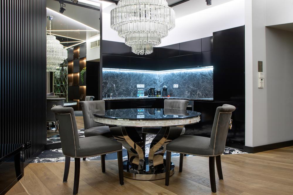 Apartament Deluxe z Wanną Szpilka