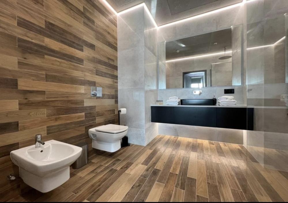 Deluxe z Wanną i Sauną