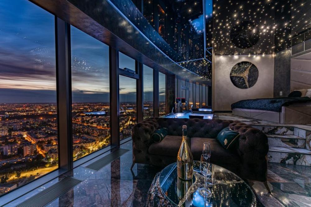 Apartament z łóżkiem typu king-size i wanną z hydromasażem