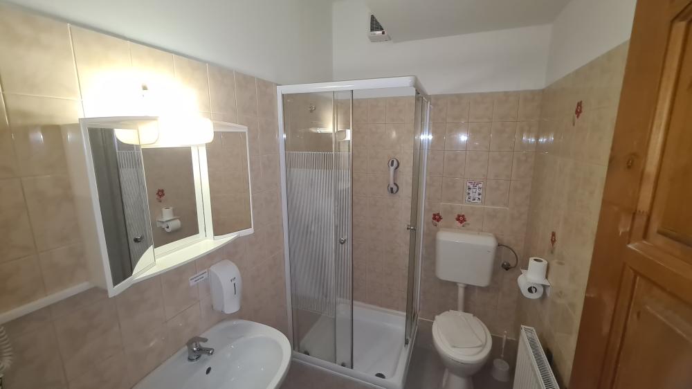 Kikelet Kétágyas - Emelet - Franciaággyal - Udvarra néző erkéllyel - Pótágyas