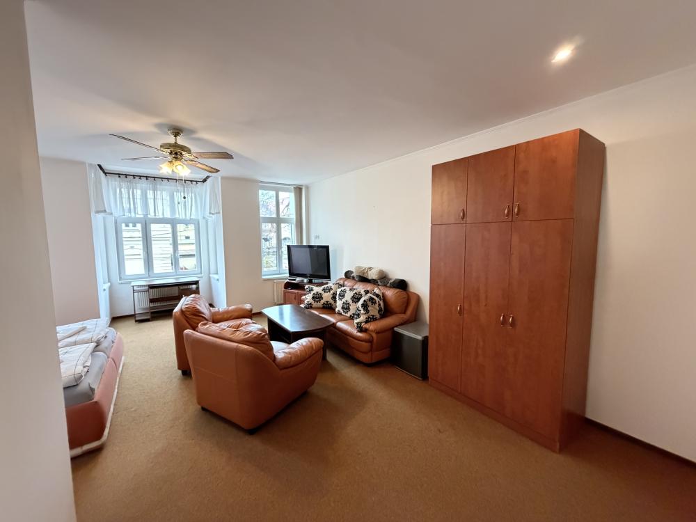 Dvoulůžkový pokoj SUPERIOR s vířivou vanou