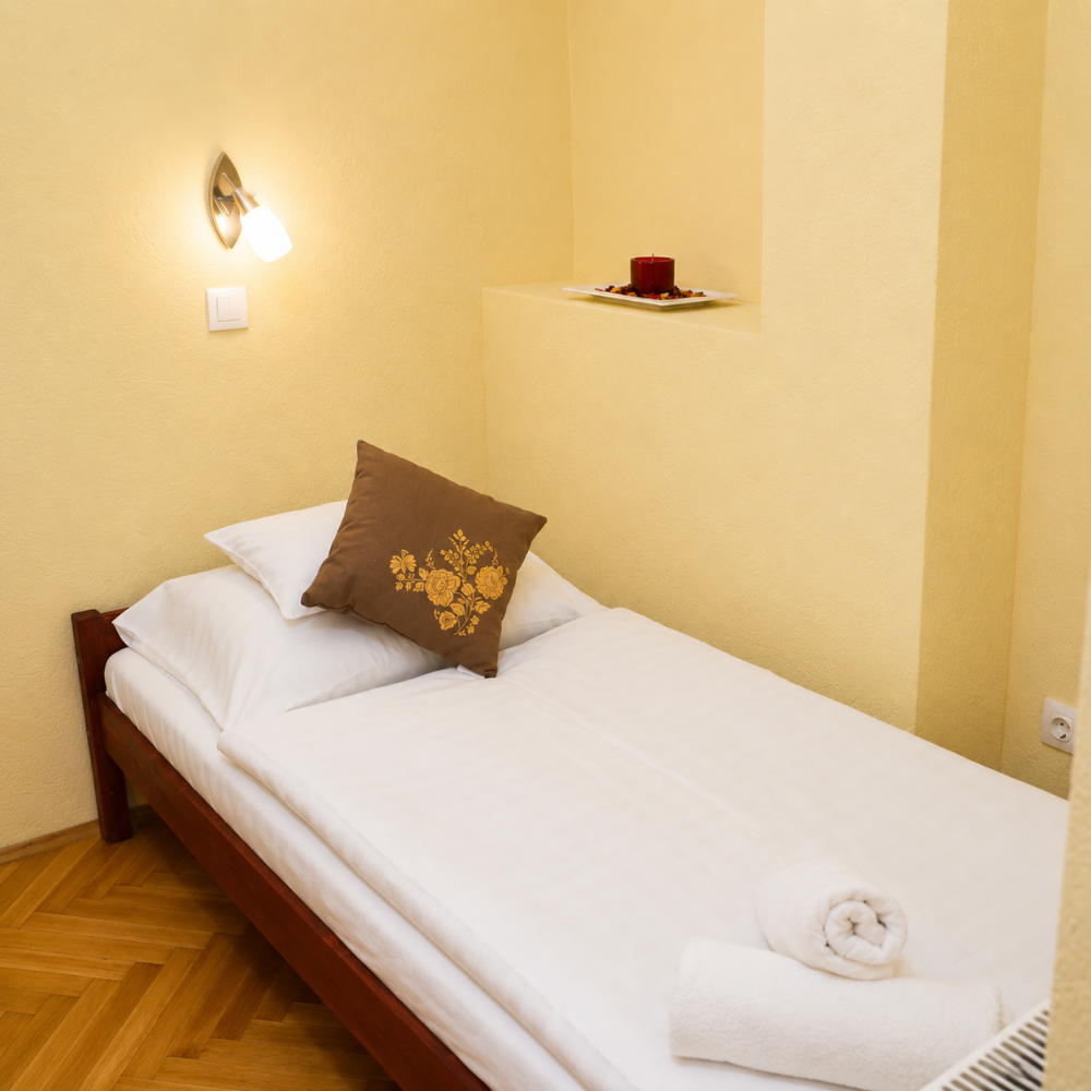 Tetőtéri négyfős szoba