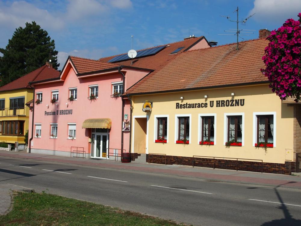 restaurace a penzion U Hroznu