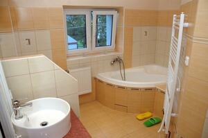 Apartmán č.2 - Koupelna s rohovou vanou