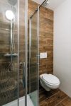 Sprchový kout a WC - Penzion V Roklich, hotel, szállás, kelet-Prága
