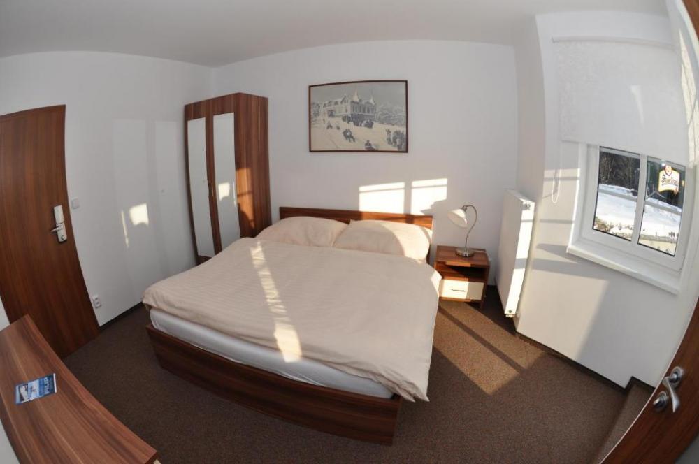 Dvoulůžkový pokoj -1 x manželská postel
