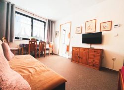 TV - M + M apartment ***